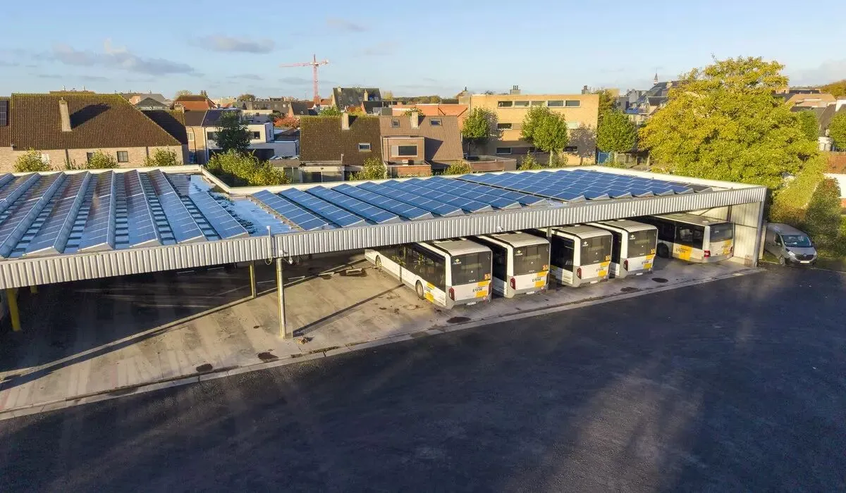 Busdepot van Coach Partners in Maldegem, geëlektrificeerd door Powerland