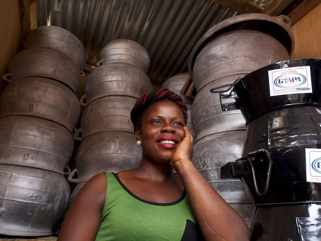 Foyers de cuisson efficaces Gyapa du projet Gold Standard au Ghana soutenu via Greentripper