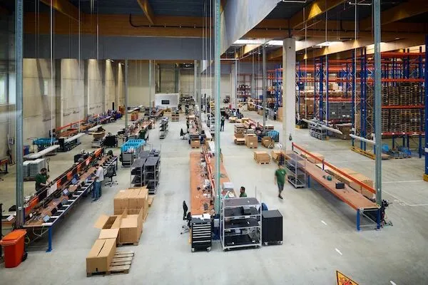L'atelier de reconditionnement du site de 5 500 m² de Circular IT group à Kontich