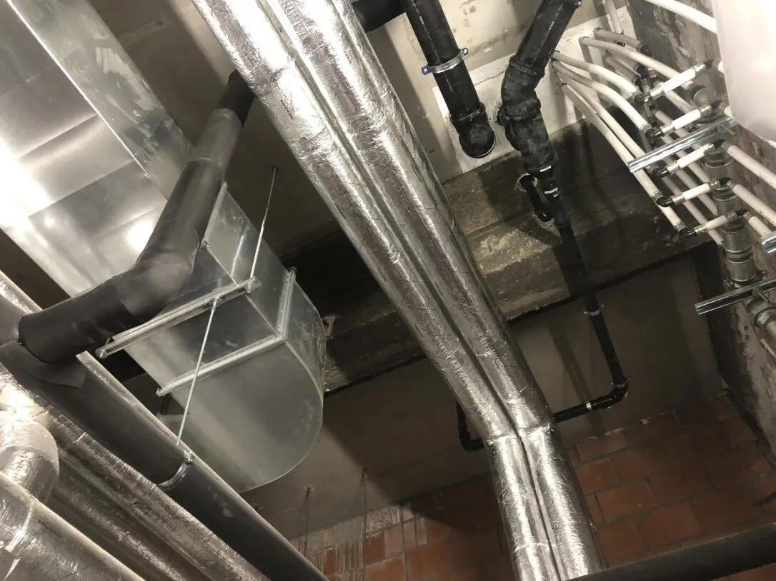 Gaines de ventilation sur le chantier du projet de logements étudiants à Louvain