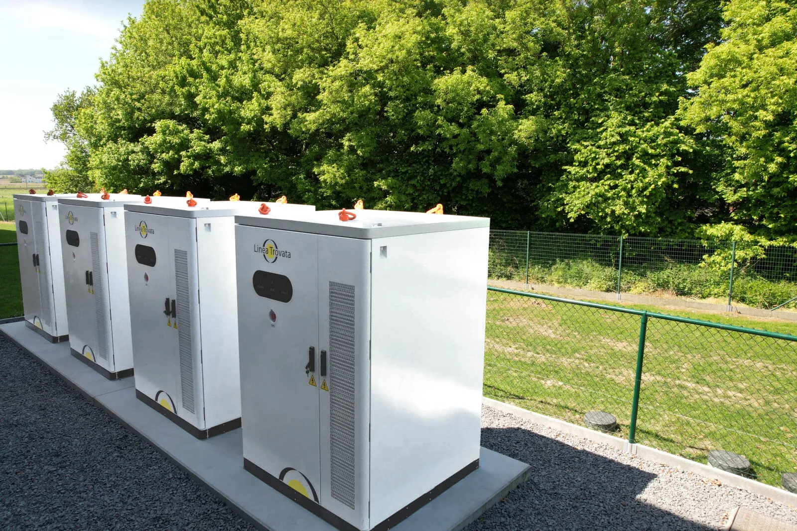 Batteries industrielles alignées chez Marvaco