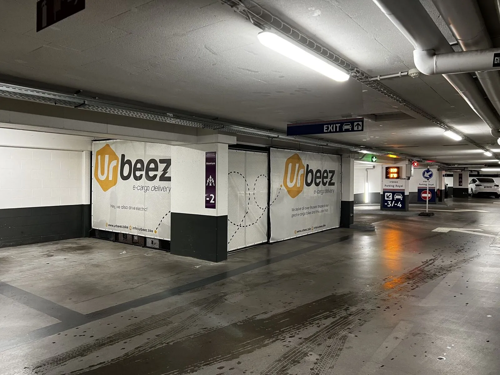 Een micro-hub van Urbeez in een ondergrondse parking in het stadscentrum