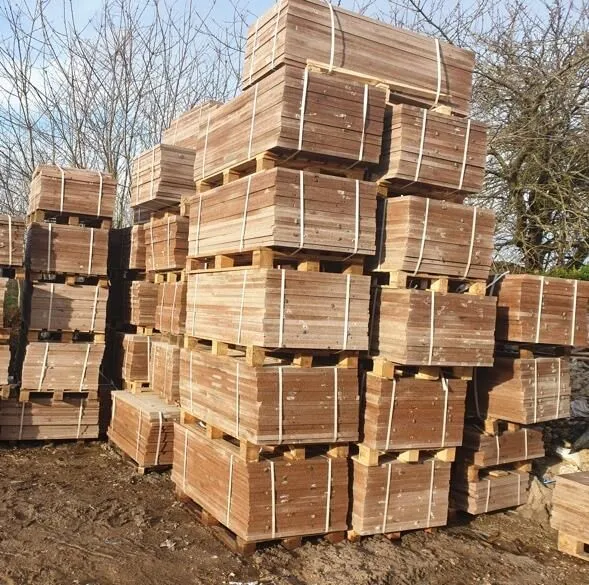 Palettes de pierre de façade de réemploi issues d'un chantier de déconstruction