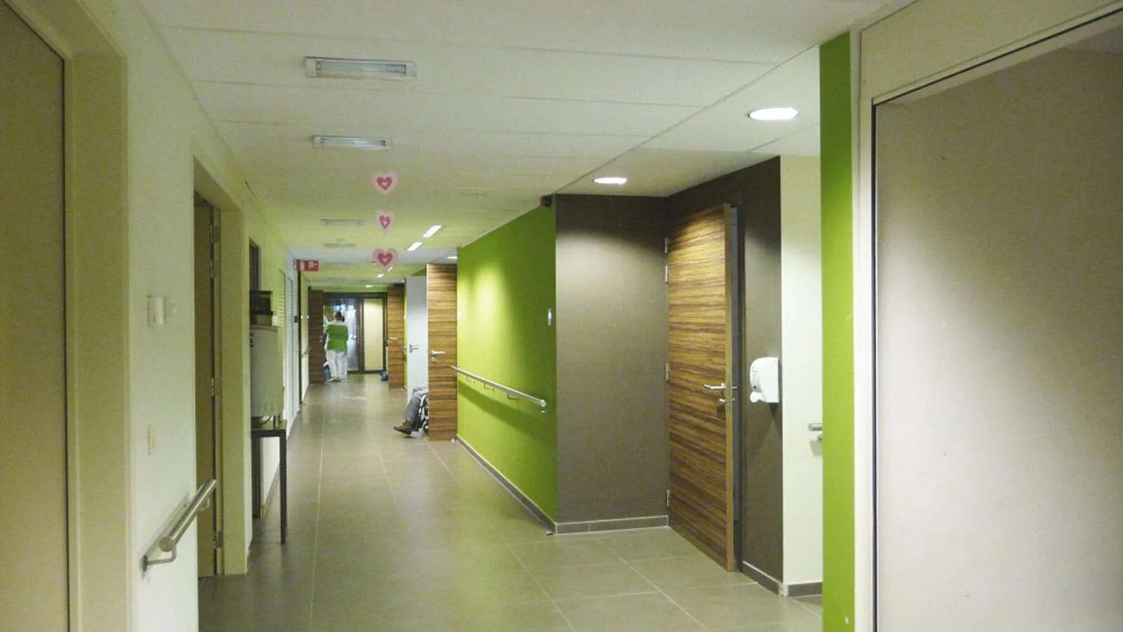Couloir d'un centre de soins de Sint-Pieters-Leeuw, où Shayp a aidé à réduire la facture d'eau de 20 % en 2022