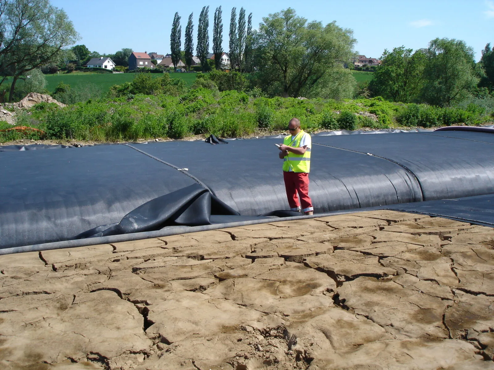 Séchage solaire de boues industrielles, conçu par Atrasol en assistance à maîtrise d'ouvrage