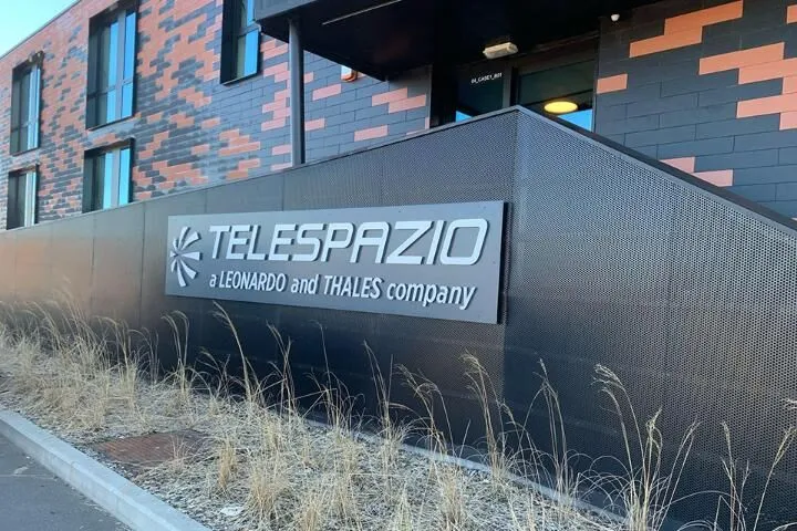 Het gebouw van Telespazio Belgium, ISO 14001-gecertificeerd met de steun van Intraco