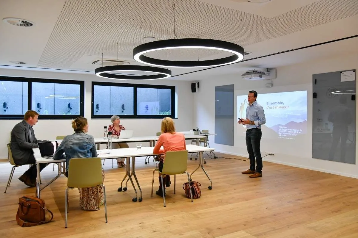 Une session de formation dans le centre de formation Cplus, près de Namur