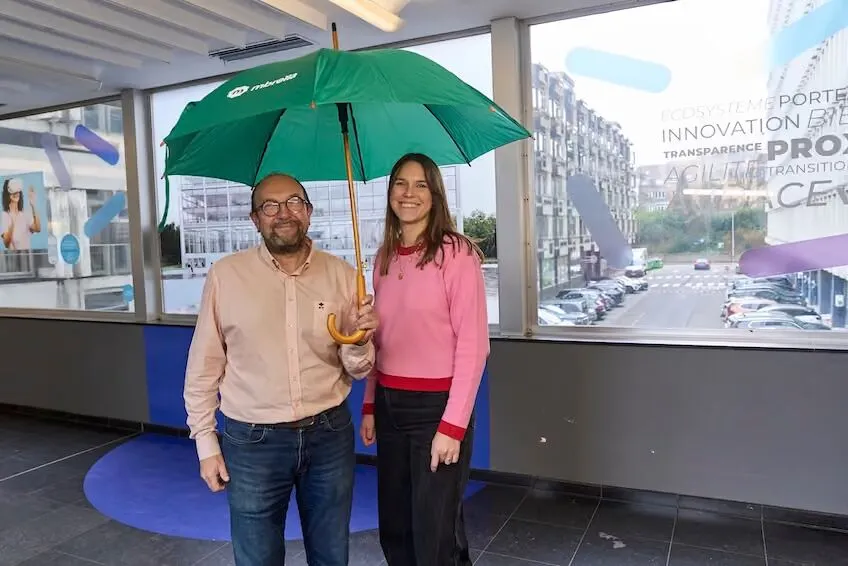 Mbrella bij een klant, met de groene paraplu